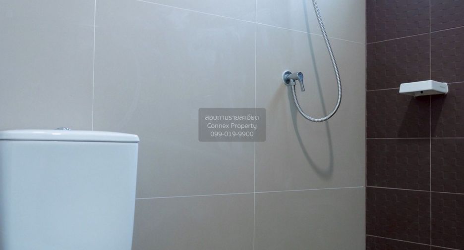 For sale 3 bedrooms townhouse in Krathum Baen, Samut Sakhon