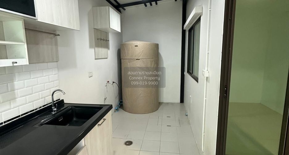 For sale 3 bedrooms townhouse in Bang Khen, Bangkok