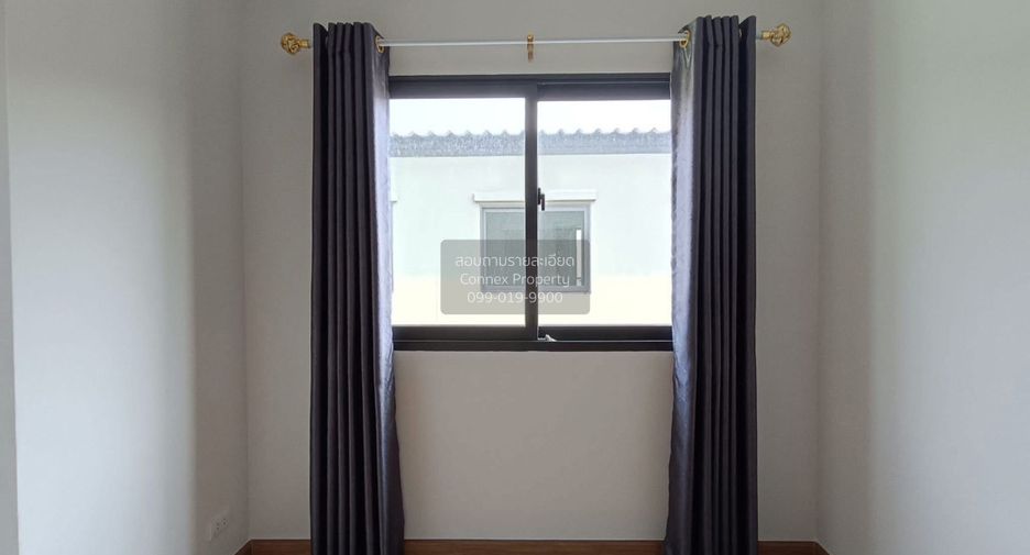 For sale 3 bedrooms townhouse in Bang Sao Thong, Samut Prakan
