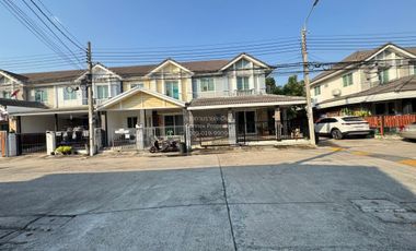 For sale 3 ベッドルーム townhouse in Saphan Sung, Bangkok