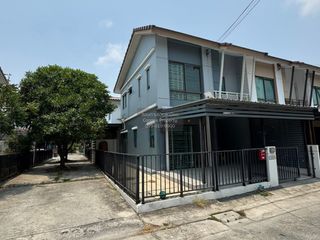For sale 3 bedrooms townhouse in Bang Sao Thong, Samut Prakan