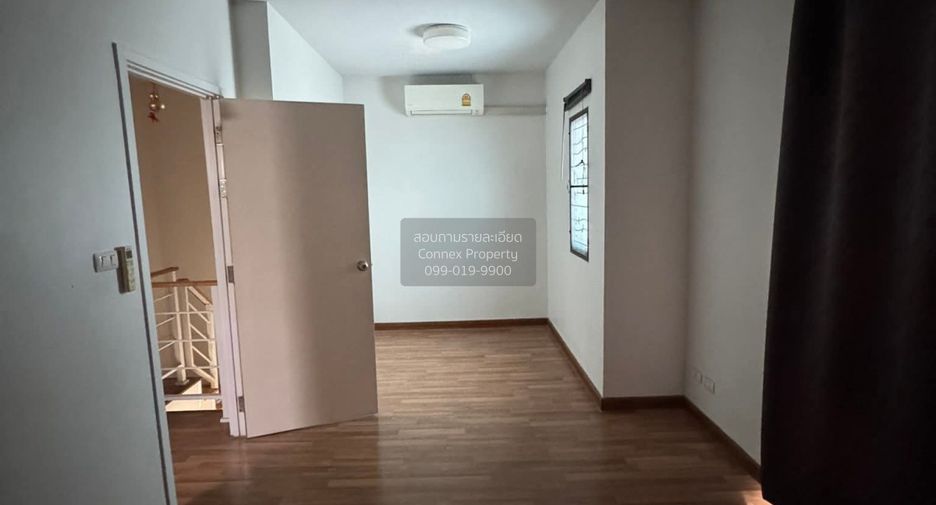 For sale 3 bedrooms townhouse in Bang Sao Thong, Samut Prakan