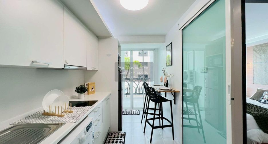 For sale 1 bed condo in Wang Thonglang, Bangkok