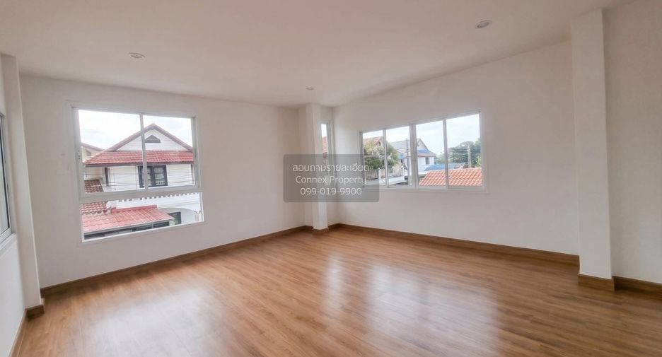 For sale 4 bedrooms house in Sai Mai, Bangkok