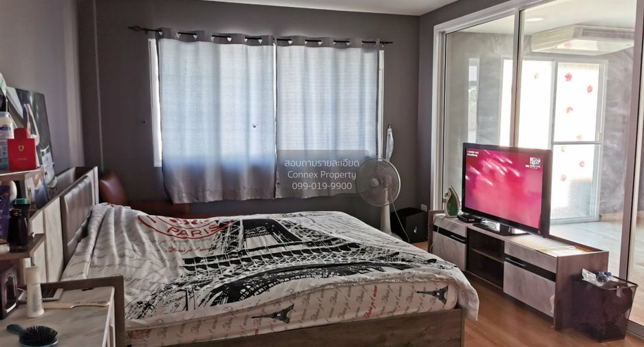 For sale 7 bedrooms townhouse in Lat Phrao, Bangkok