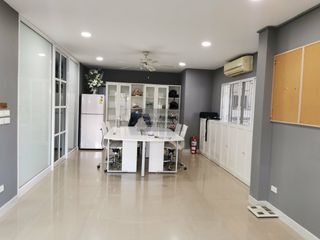 For sale 7 bedrooms townhouse in Lat Phrao, Bangkok
