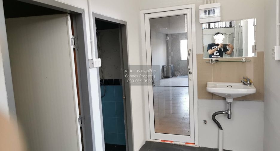 For sale 7 bedrooms townhouse in Lat Phrao, Bangkok