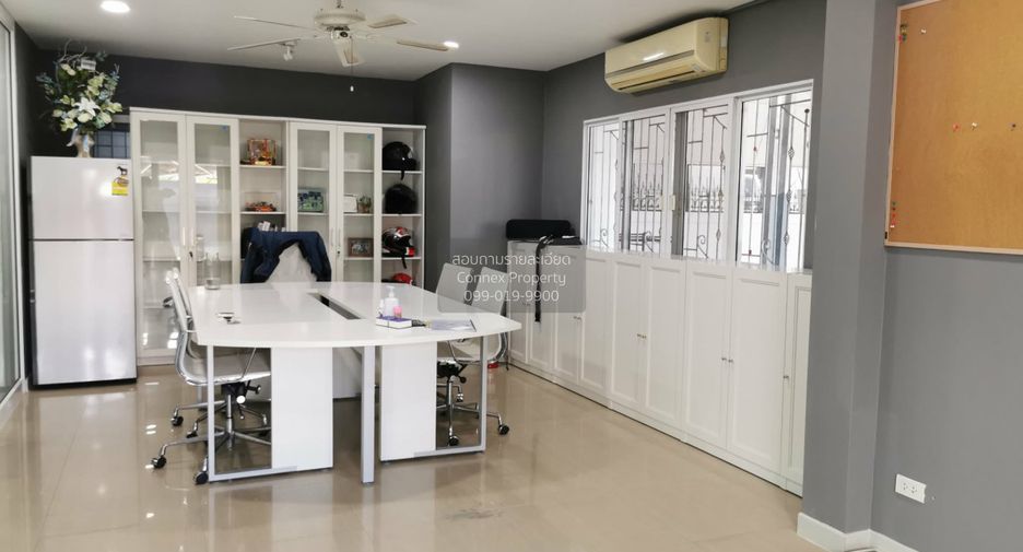 For sale 7 bedrooms townhouse in Lat Phrao, Bangkok