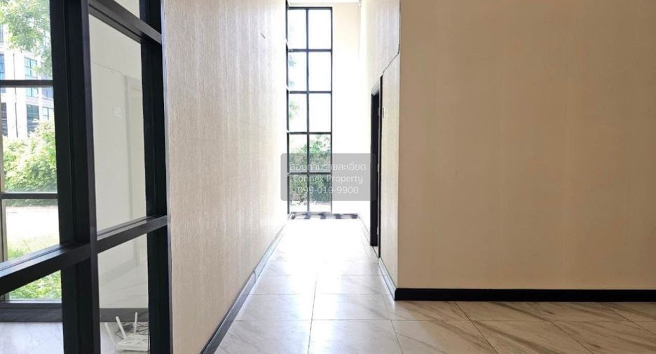For sale 3 bedrooms townhouse in Mueang Samut Prakan, Samut Prakan