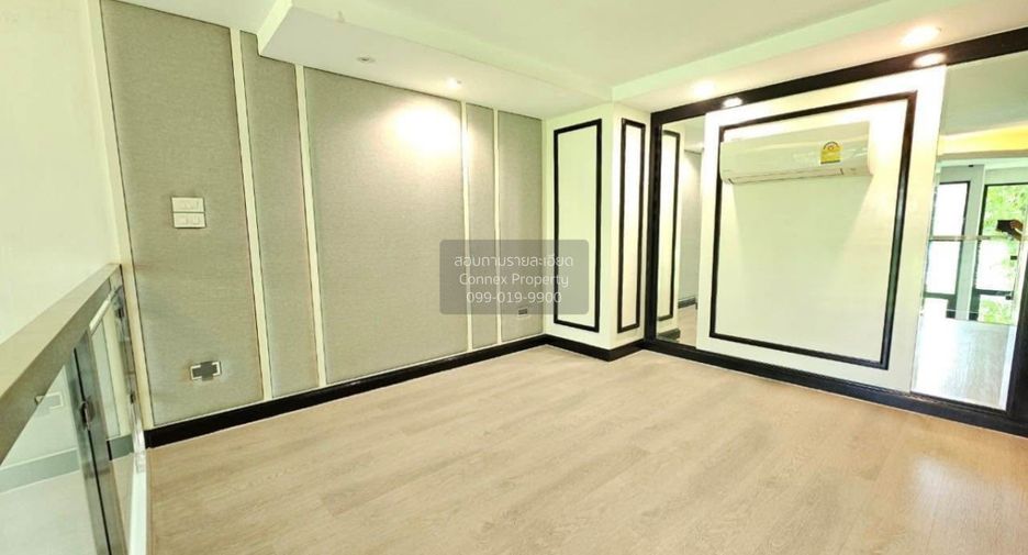 For sale 3 bedrooms townhouse in Mueang Samut Prakan, Samut Prakan