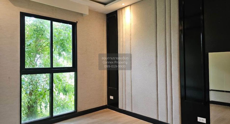 For sale 3 bedrooms townhouse in Mueang Samut Prakan, Samut Prakan
