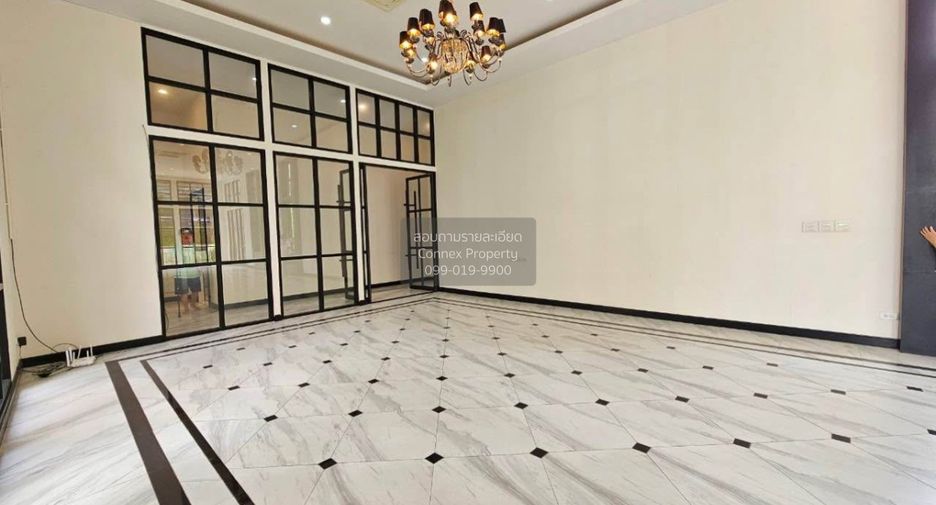 For sale 3 bedrooms townhouse in Mueang Samut Prakan, Samut Prakan
