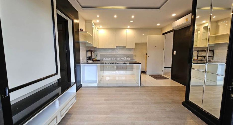 For sale 3 bedrooms townhouse in Mueang Samut Prakan, Samut Prakan