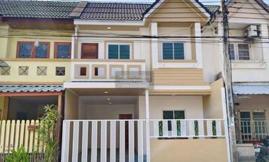 Casa adosada en venta de 4 habitaciones en Bang Bua Thong, Nonthaburi