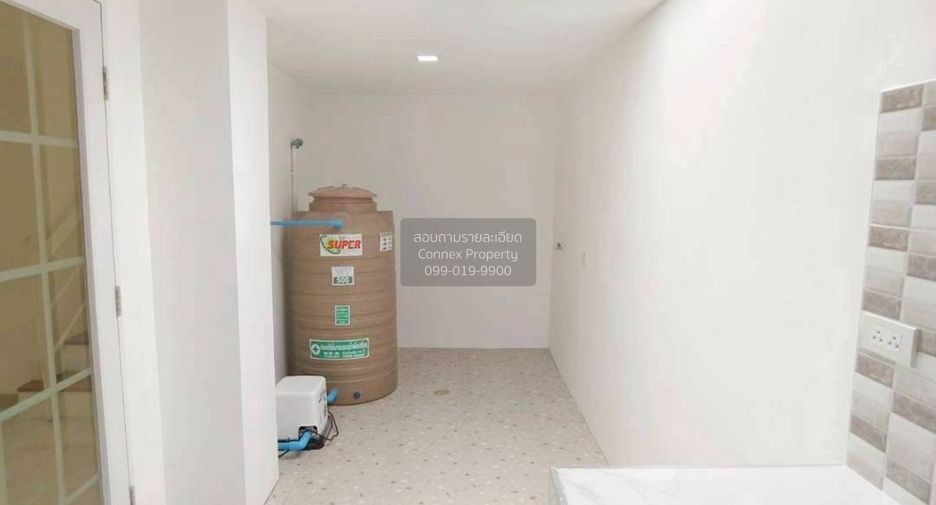 Casa adosada en venta de 4 habitaciones en Bang Bua Thong, Nonthaburi