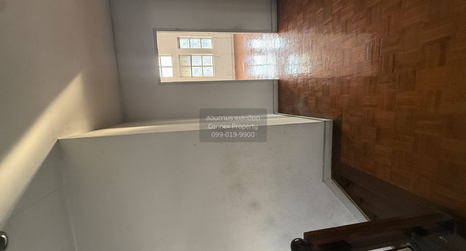 For sale 4 bedrooms house in Saphan Sung, Bangkok