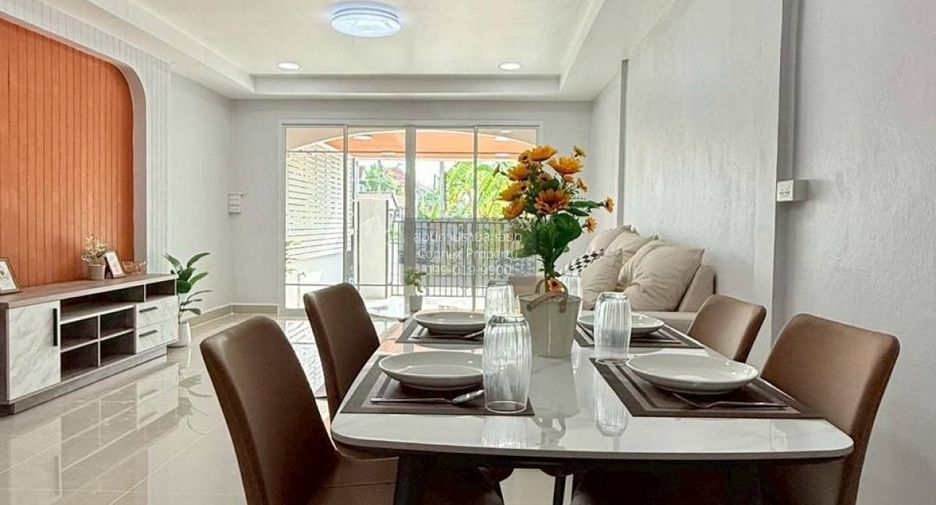 For sale 3 bedrooms townhouse in Pak Kret, Nonthaburi