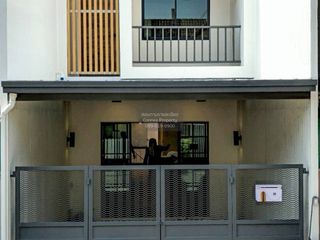 For sale 2 bedrooms townhouse in Lat Phrao, Bangkok