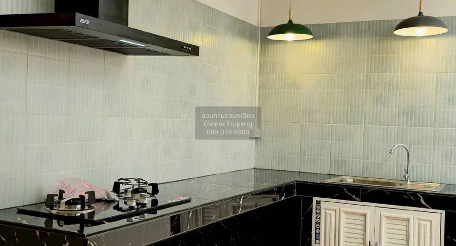 For sale 2 bedrooms townhouse in Lat Phrao, Bangkok