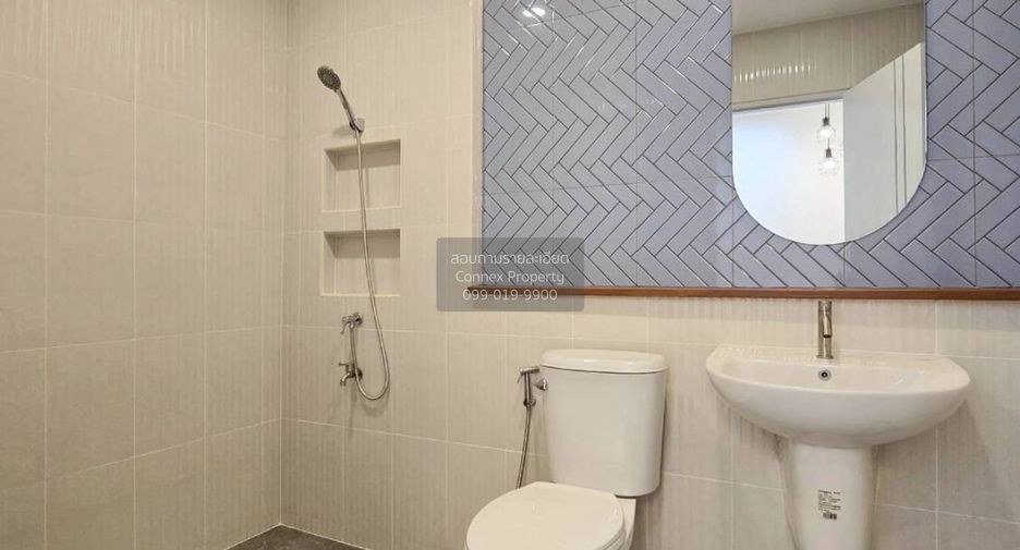 For sale 2 bedrooms townhouse in Lat Phrao, Bangkok