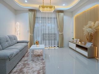 For sale 5 bedrooms townhouse in Nong Khaem, Bangkok