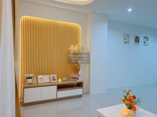 For sale 5 bedrooms townhouse in Nong Khaem, Bangkok