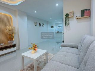 For sale 5 bedrooms townhouse in Nong Khaem, Bangkok