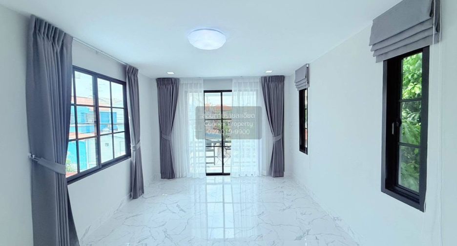 Casa adosada en venta de 3 habitaciones en Lat Krabang, Bangkok