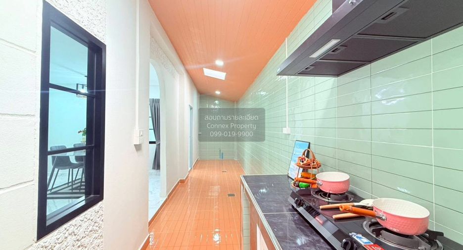 Casa adosada en venta de 3 habitaciones en Lat Krabang, Bangkok