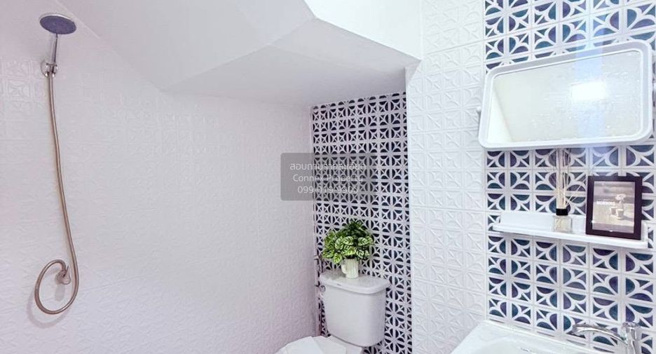 Casa adosada en venta de 3 habitaciones en Lat Krabang, Bangkok
