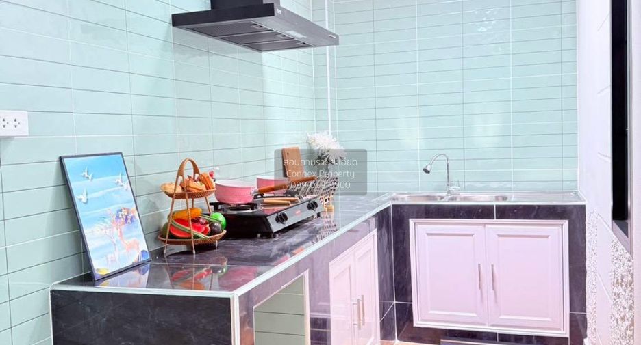 Casa adosada en venta de 3 habitaciones en Lat Krabang, Bangkok