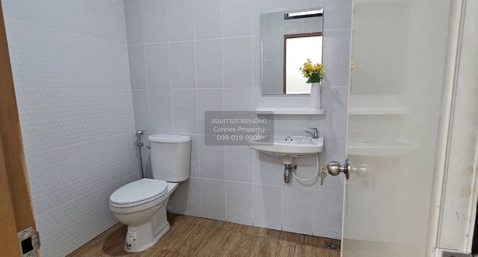 For sale 2 ベッドルーム townhouse in Khlong Sam Wa, Bangkok