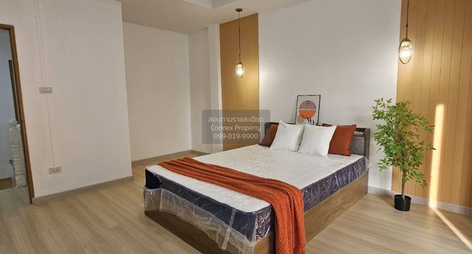 For sale 2 ベッドルーム townhouse in Khlong Sam Wa, Bangkok