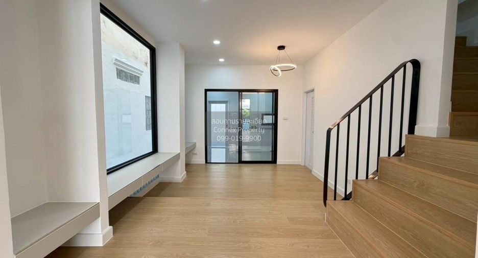 For sale 3 bedrooms townhouse in Taling Chan, Bangkok