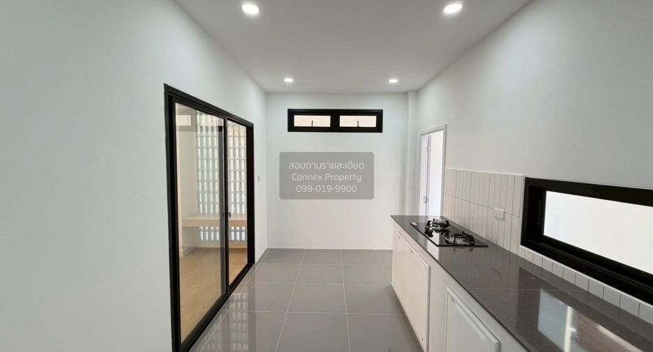 For sale 3 bedrooms townhouse in Taling Chan, Bangkok
