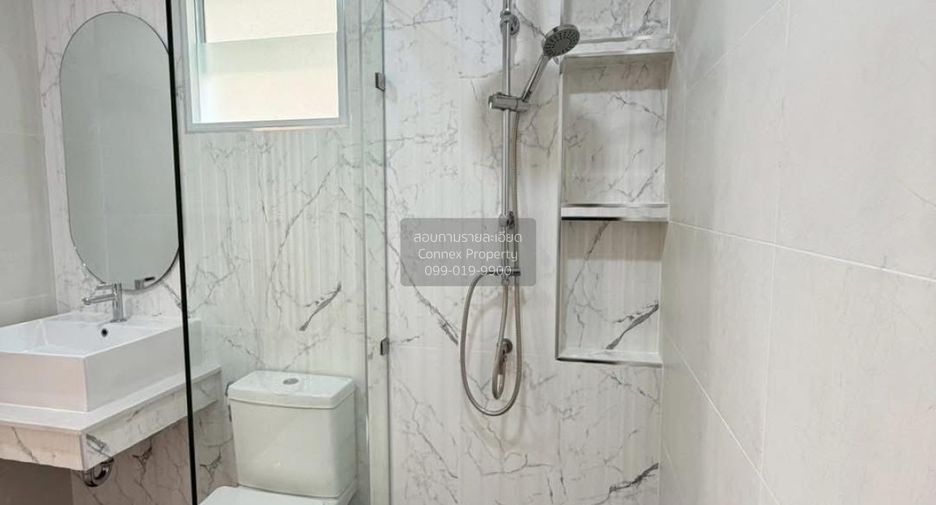 For sale 3 bedrooms townhouse in Taling Chan, Bangkok
