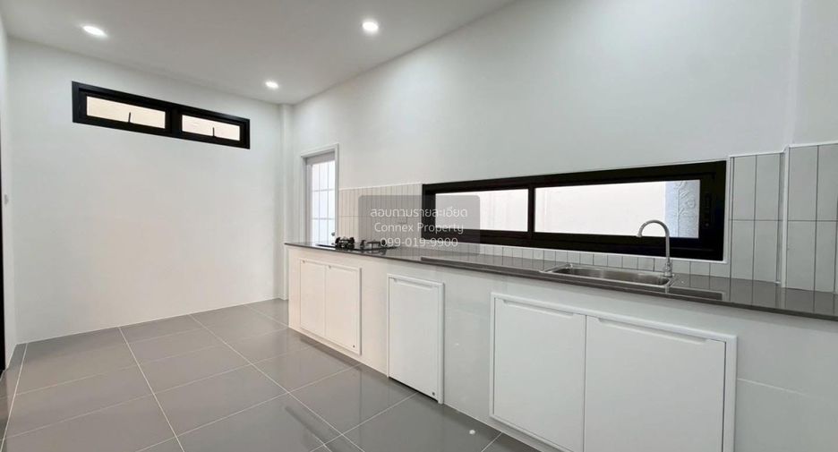 For sale 3 bedrooms townhouse in Taling Chan, Bangkok