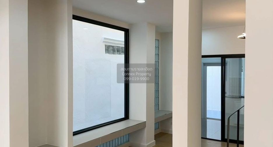 For sale 3 bedrooms townhouse in Taling Chan, Bangkok
