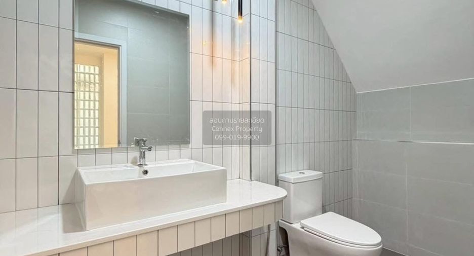 For sale 3 bedrooms townhouse in Taling Chan, Bangkok