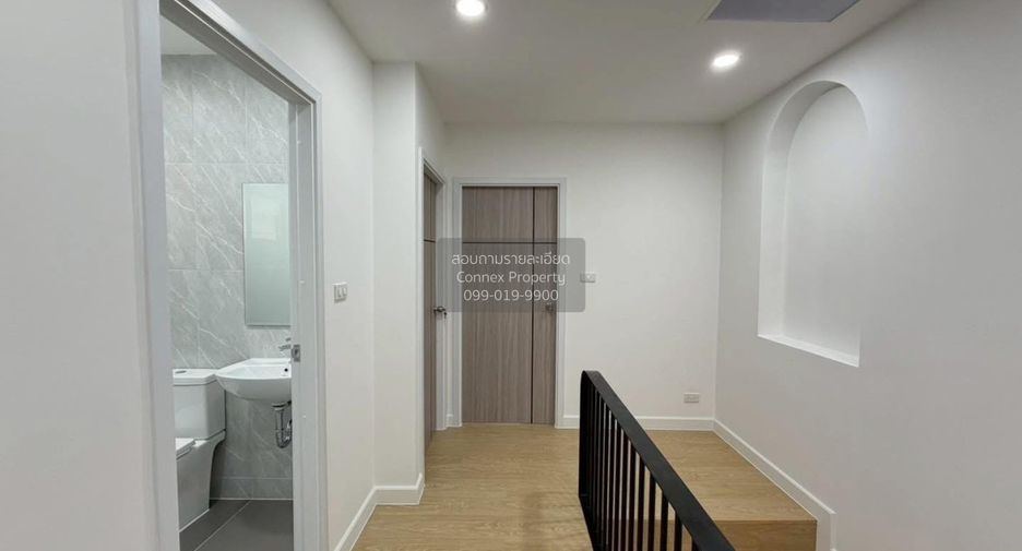 For sale 3 bedrooms townhouse in Taling Chan, Bangkok