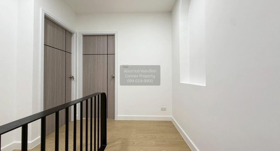 For sale 3 bedrooms townhouse in Taling Chan, Bangkok