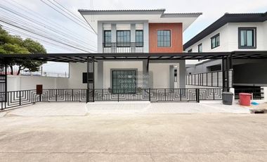 For sale 4 bedrooms house in Khlong Sam Wa, Bangkok