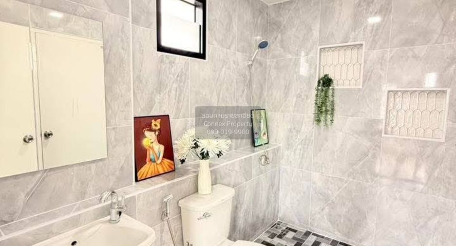 For sale 4 bedrooms house in Khlong Sam Wa, Bangkok