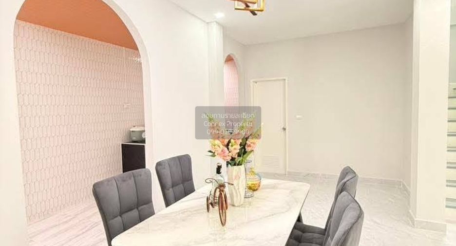 For sale 4 bedrooms house in Khlong Sam Wa, Bangkok