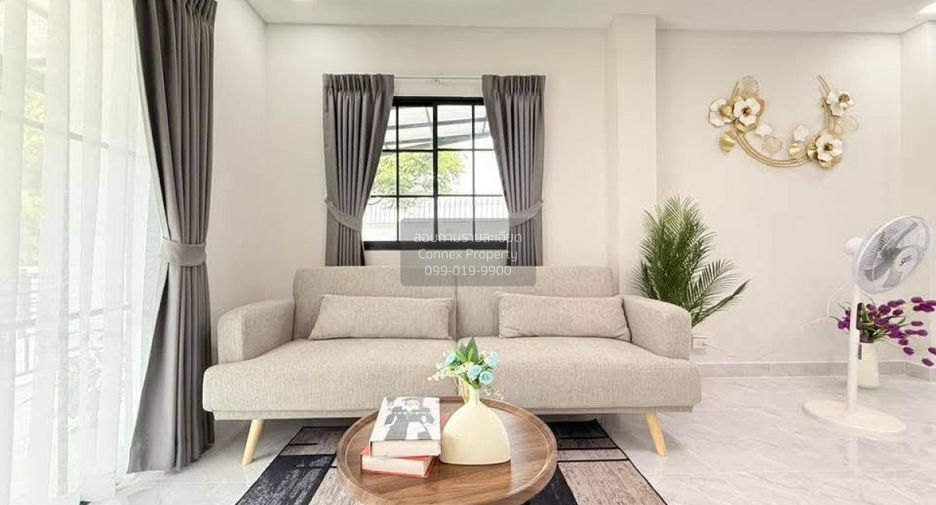 For sale 4 bedrooms house in Khlong Sam Wa, Bangkok