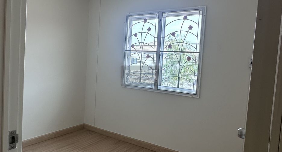 For sale 1 bed townhouse in Mueang Pathum Thani, Pathum Thani
