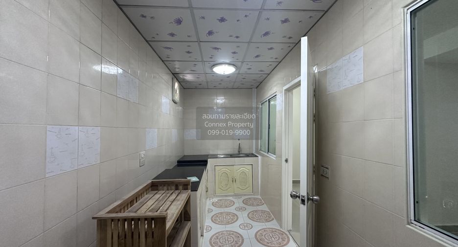 For sale 1 bed townhouse in Mueang Pathum Thani, Pathum Thani