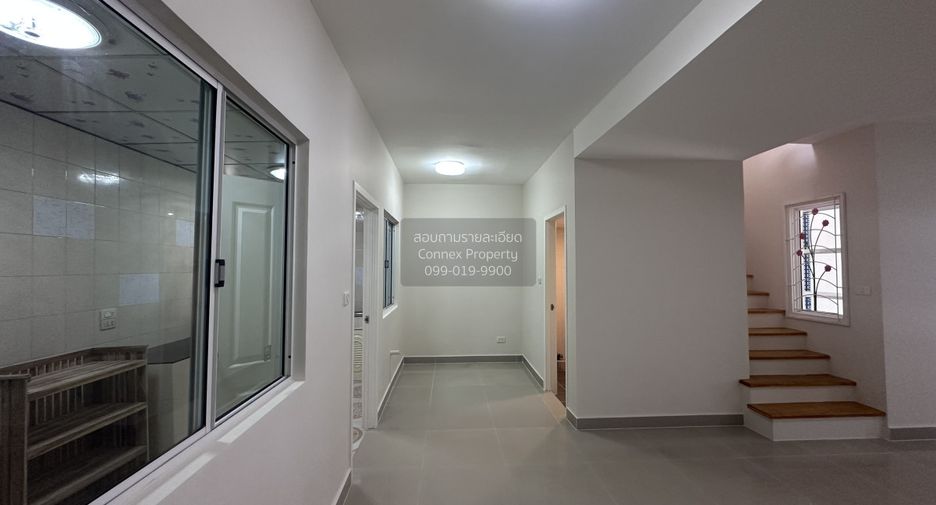 For sale 1 bed townhouse in Mueang Pathum Thani, Pathum Thani