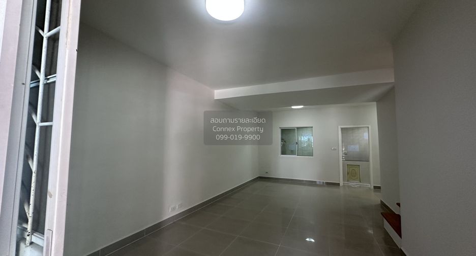For sale 1 bed townhouse in Mueang Pathum Thani, Pathum Thani
