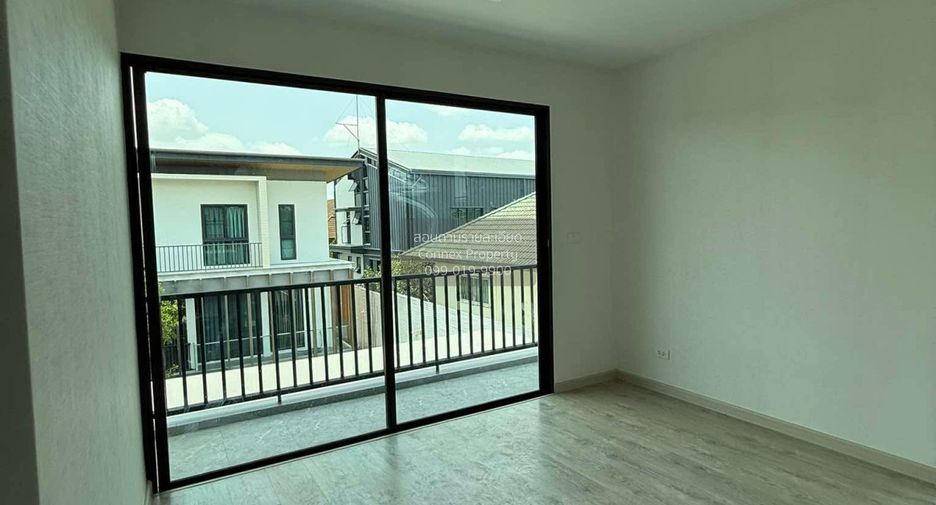 For sale 3 bedrooms house in Prawet, Bangkok